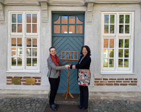 Bild mit Christa Piater und Dr. Julia von Hasselbach